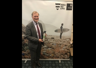 MPs discuss plastic pollution